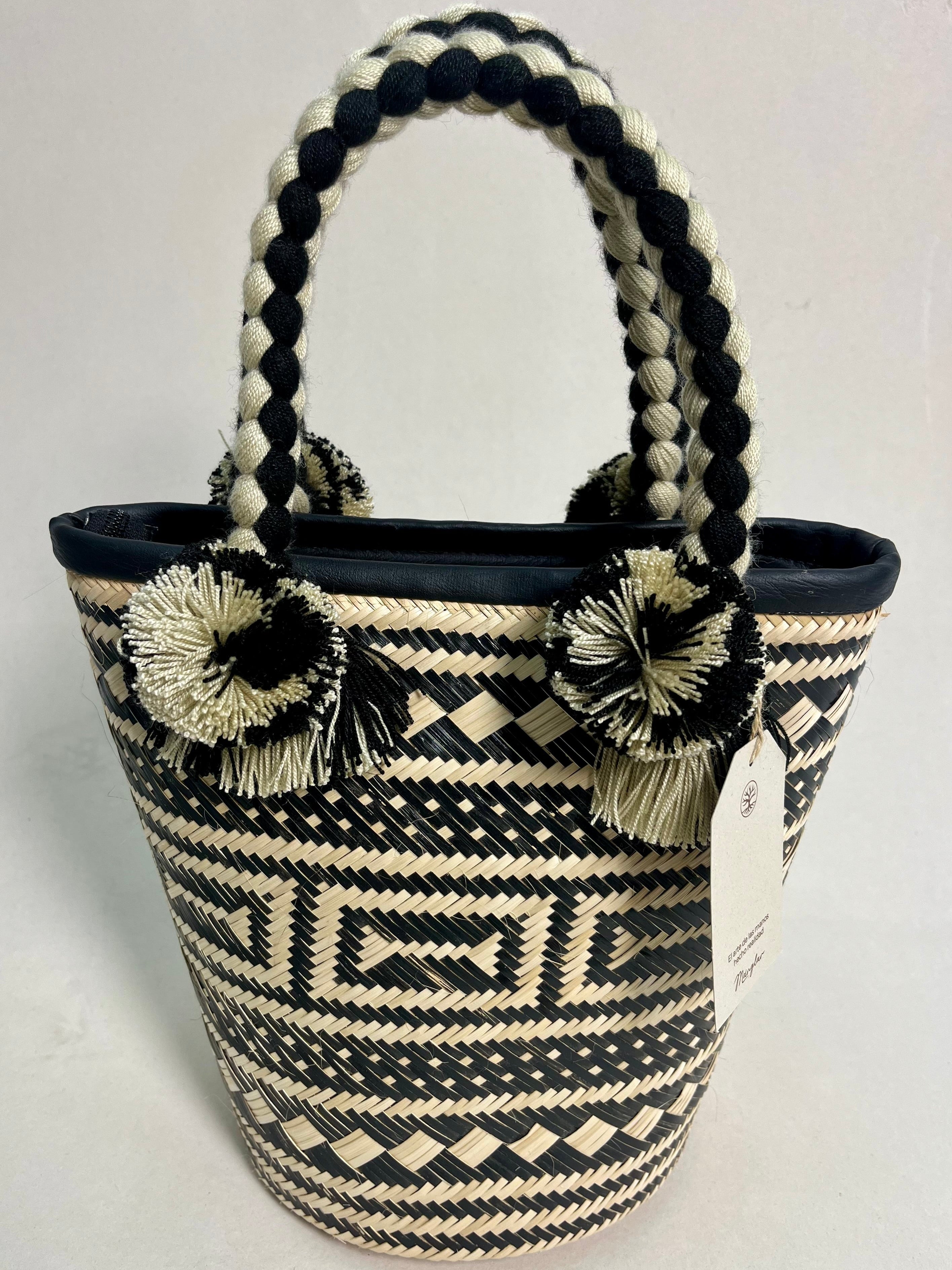 Aura Ébano - Canasto