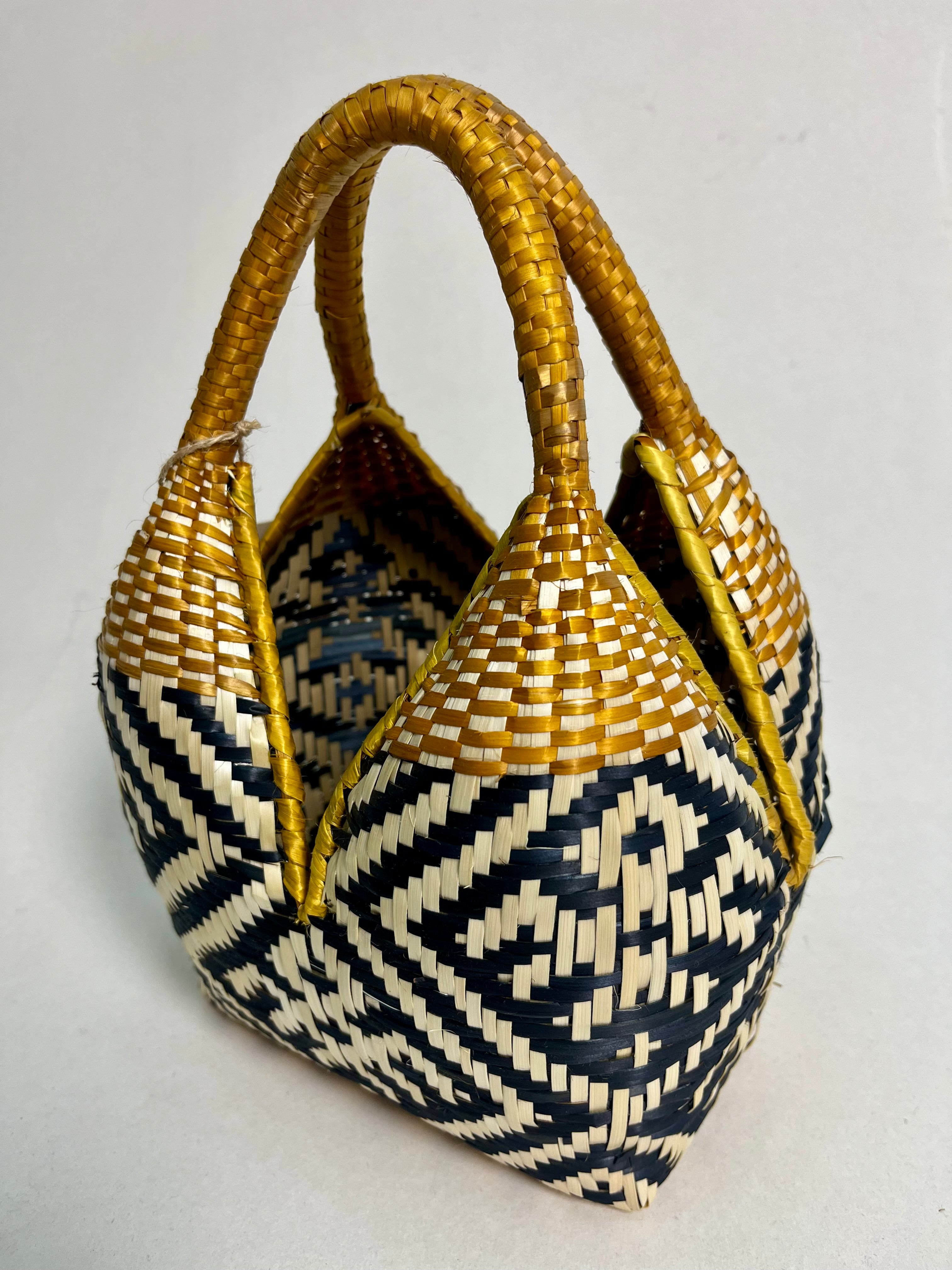 Alma Fuerte - Canasto 4 Tetas